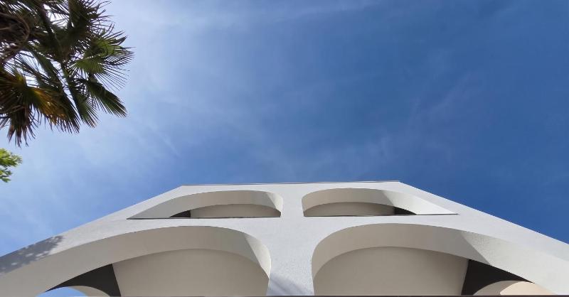 White Arches - image 2
