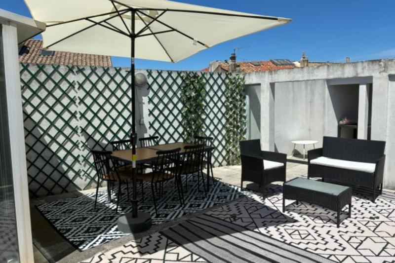 Roof terrace apartment in Avignon - image 11
