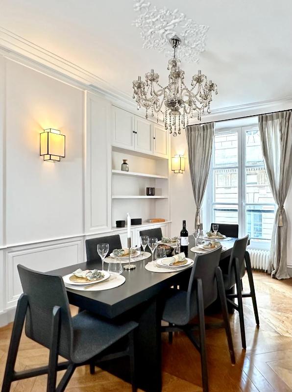 Luxembourg Gardens deluxe family flat & elevator - image 15