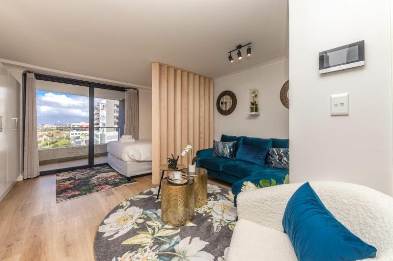 Colourful and Cosy Studio Apartment in Newlands - image 11