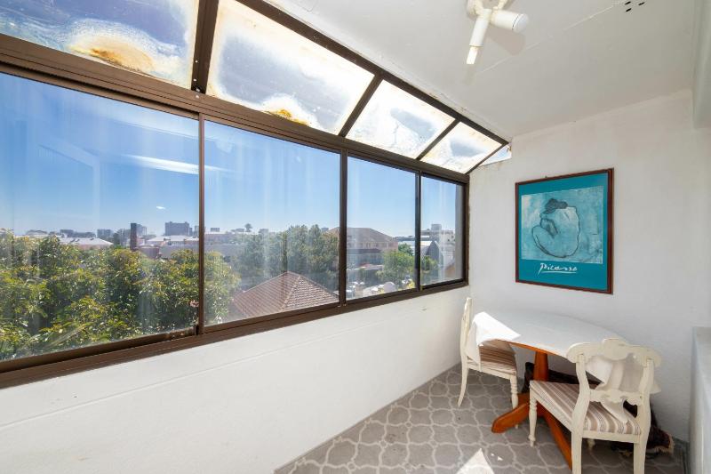 Bright and Homey 1 Bedroom in Gardens - image 10