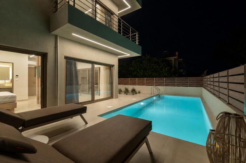 IONE Suites - image 6