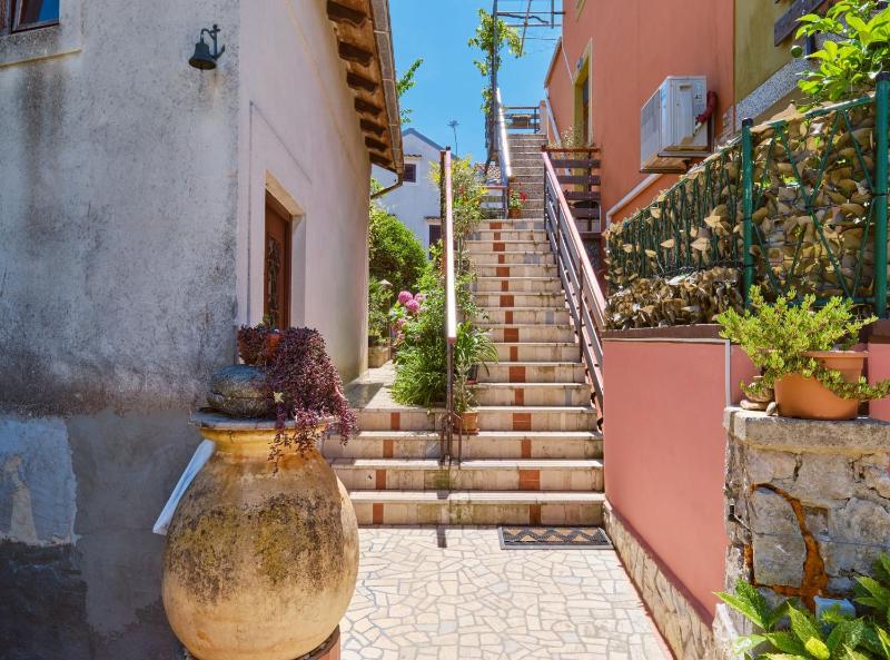 Apartment Blamax with Terrace and Sea View - image 21