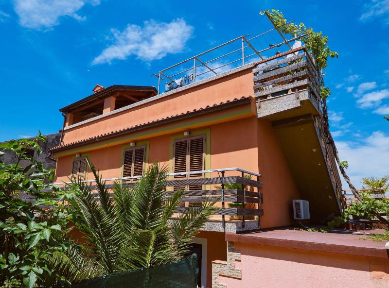 Apartment Blamax with Terrace and Sea View - image 20