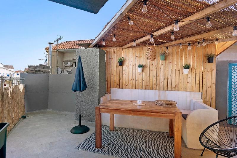 Cozy Apartment Near The Sand - image 27