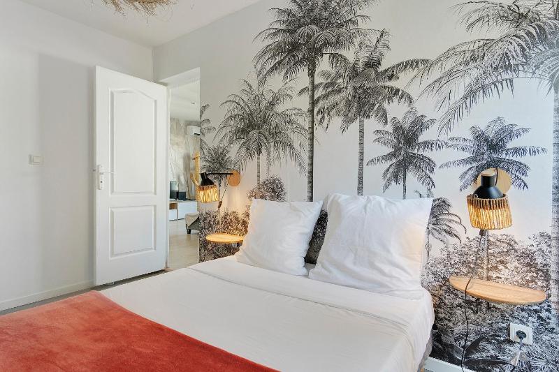 Cozy Apartment Near The Sand - image 22