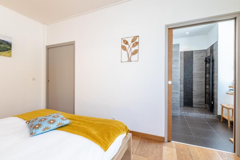 Daisy – Élégant cocon au cœur de Biarritz - image 3