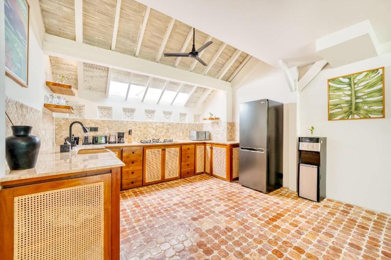 Spacious 2 Villas combined 9 bedrooms 2 pools - image 22