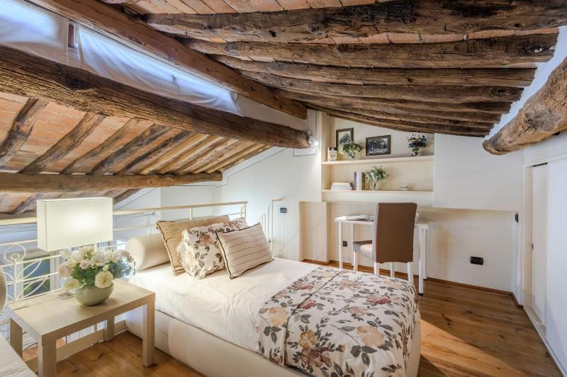 Fatinelli 10 A Charming Abode With Terrace - image 3