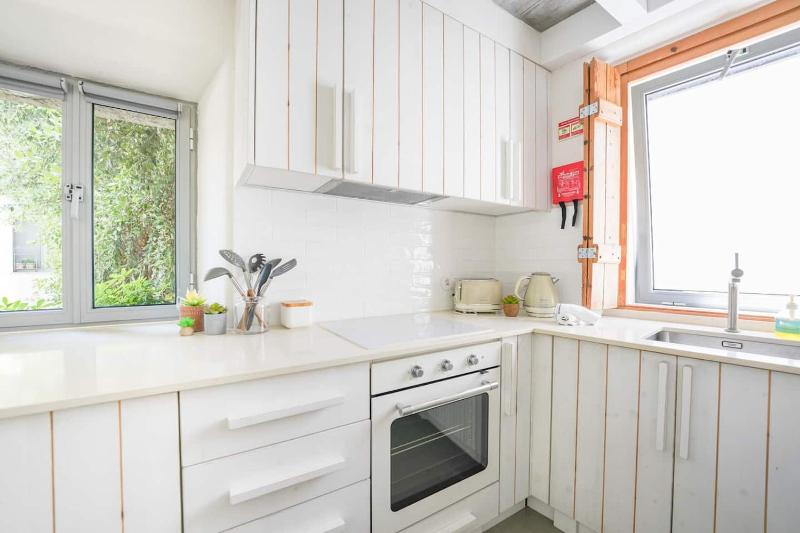 Charming design house in Montijo with garden - 6 - image 15