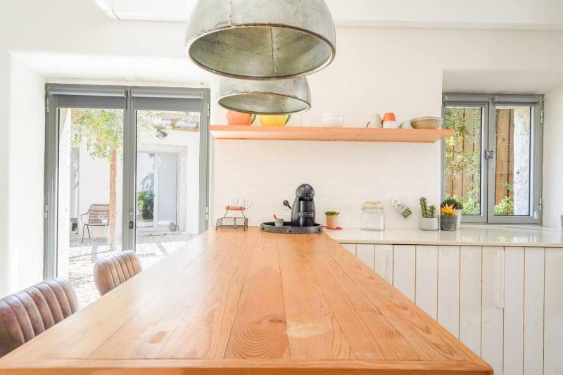 Charming design house in Montijo with garden - 6 - image 3