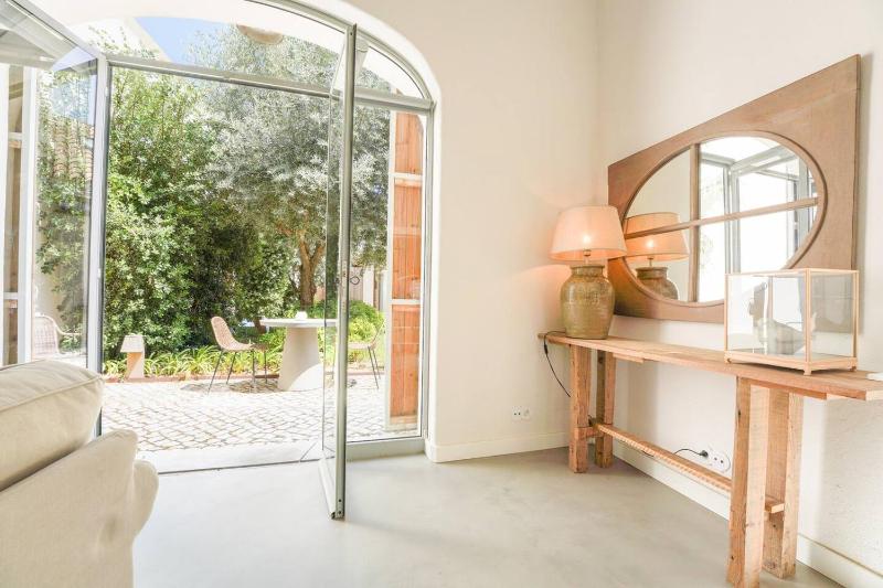 Charming design house in Montijo with garden - 6 - image 10