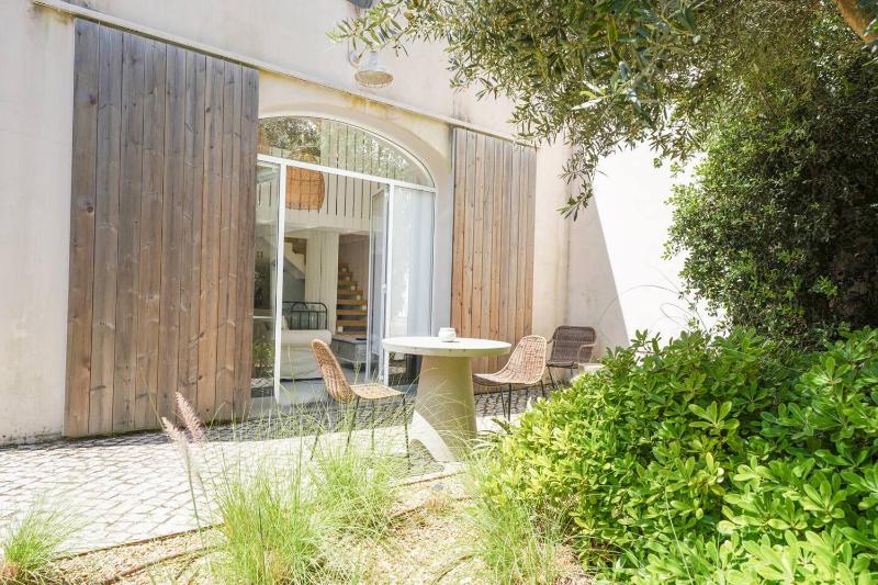 Charming design house in Montijo with garden - 6 - image 9
