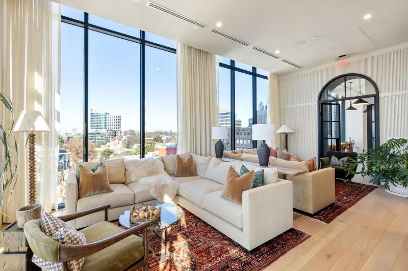 22nd Floor Corner - City Lights - image 30