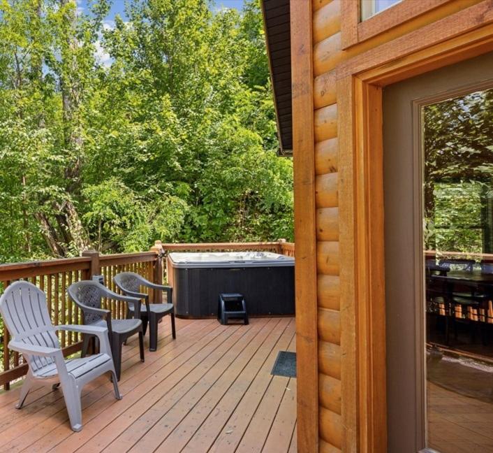 Creekside Manor cabin - image 46