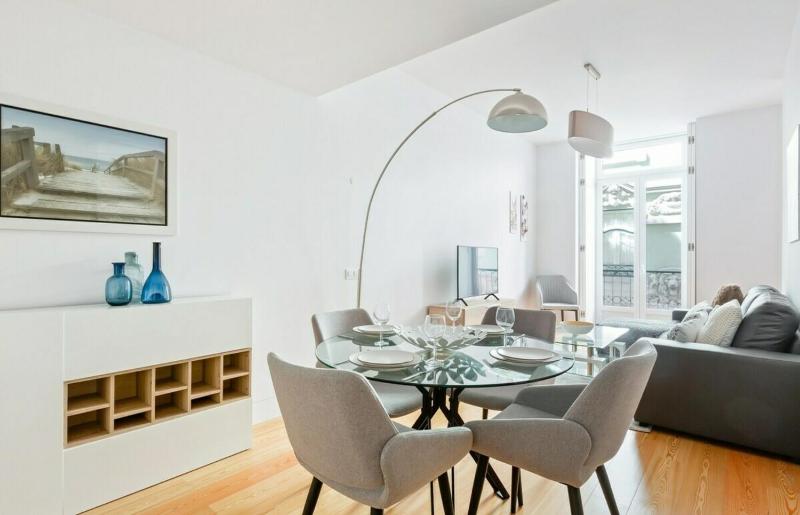 Spacious 1 Bedroom Apartment near Baixa - image 11