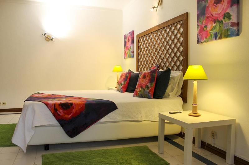 Apartamento T3 Gemeas 20m da Praia Olhos de Agua - image 16