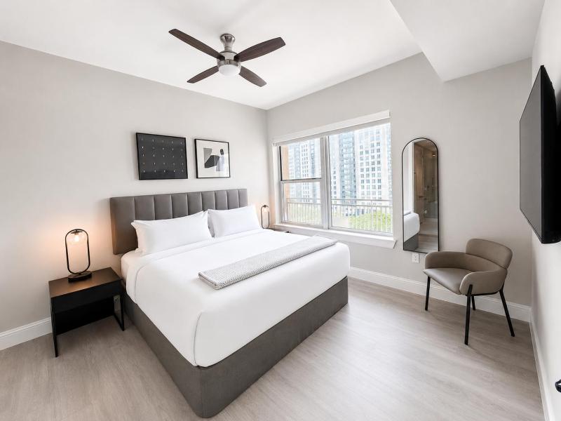 Level Dallas Uptown - image 6