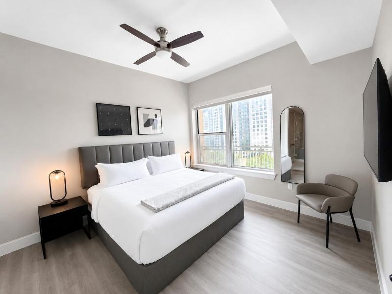 Level Dallas Uptown - image 4