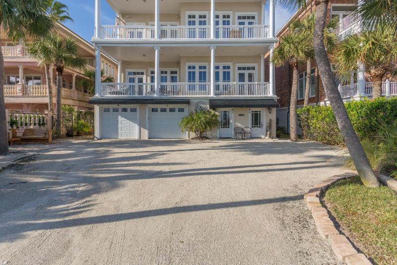 Beachview 911 - image 26