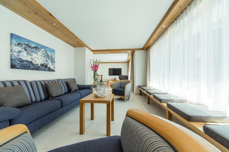 Duplex Four-Bedroom Apartment image 4