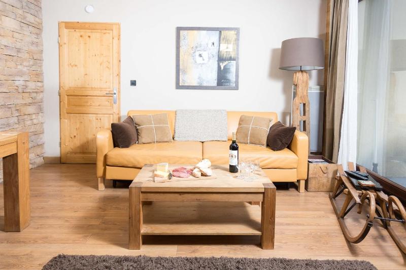 Apartment with Mountain View image 2