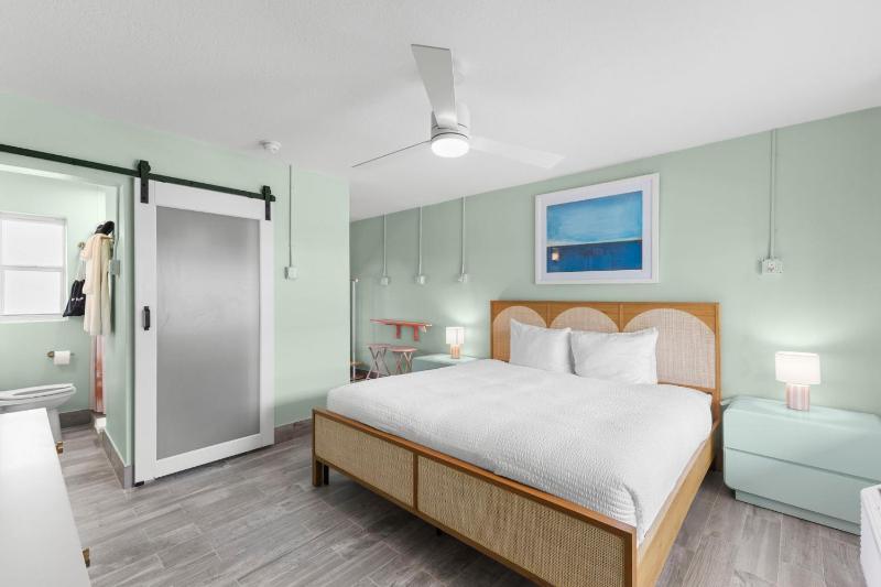 Hotel Cabana Clearwater Beach - image 28