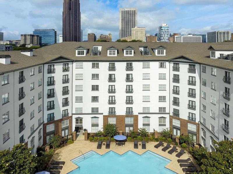 Midtown luxe Skyline Residences - image 17