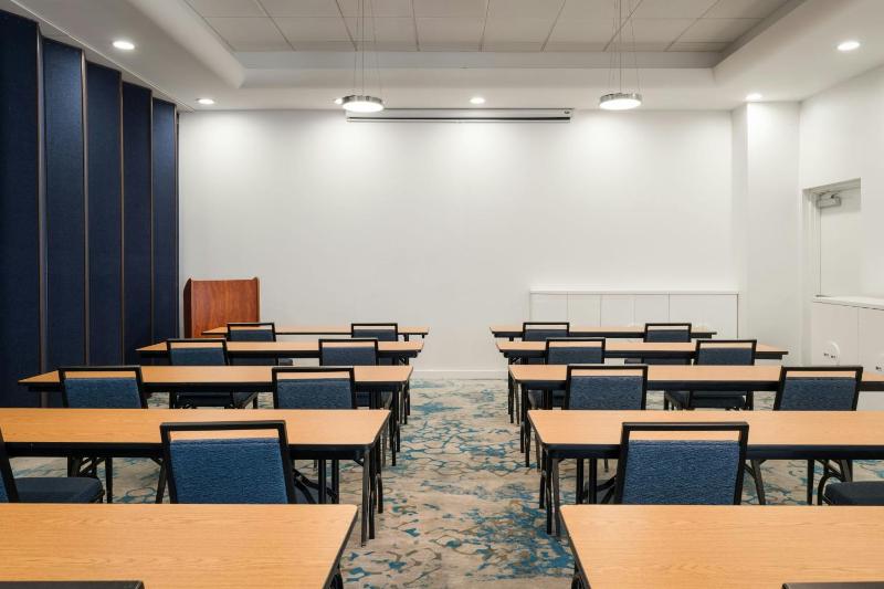 Maritime Hotel Fort Lauderdale Airport & Cruiseport - image 7