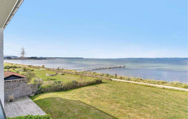 1 Bedroom Beautiful Apartment In Ebeltoft - image 16
