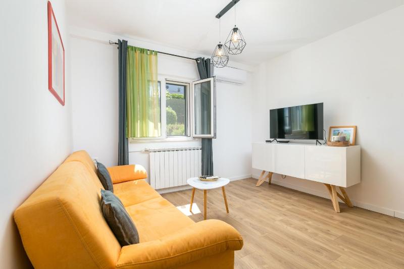 Apartments with parking space Supetar Brac - 27508 - image 7