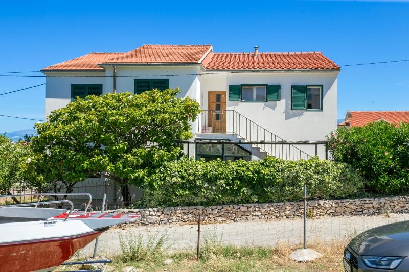 Apartments with parking space Supetar Brac - 27508 - image 9