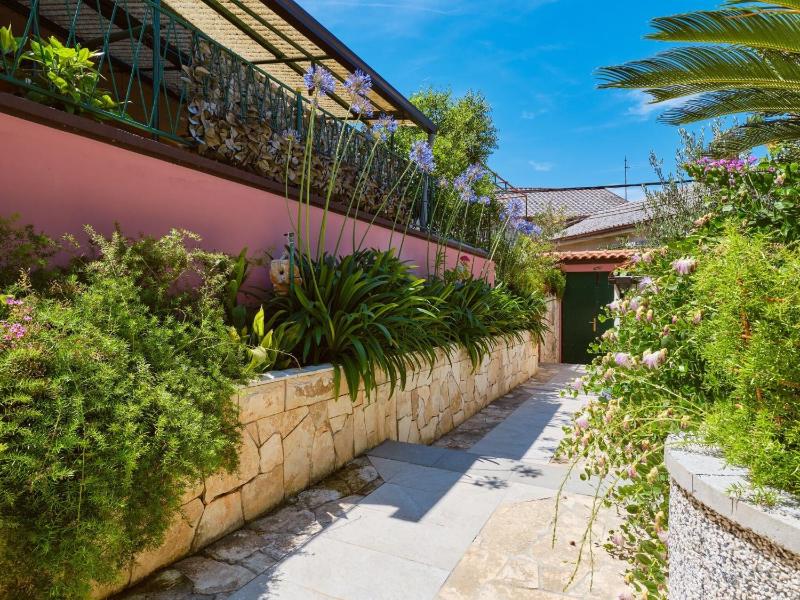 Apartment Blamax with Terrace and Sea View - image 23