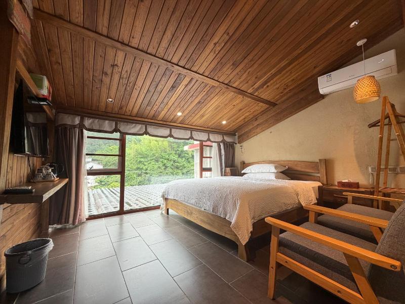 Inshan Mountain Boutique Lodge Near Zhangjiajie National Forest Park South Gate With Garden Mountain Views Traditional Chinese Residence Style Quiet Retreats For Travelers Seeking Nature And Seclusion - image 29