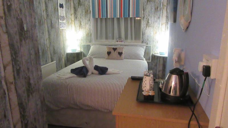 Small Double Room image 1