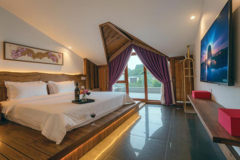 Inshan Mountain Boutique Lodge Near Zhangjiajie National Forest Park South Gate With Garden Mountain Views Traditional Chinese Residence Style Quiet Retreats For Travelers Seeking Nature And Seclusion - image 3
