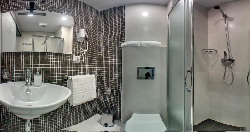 Double Room image 2