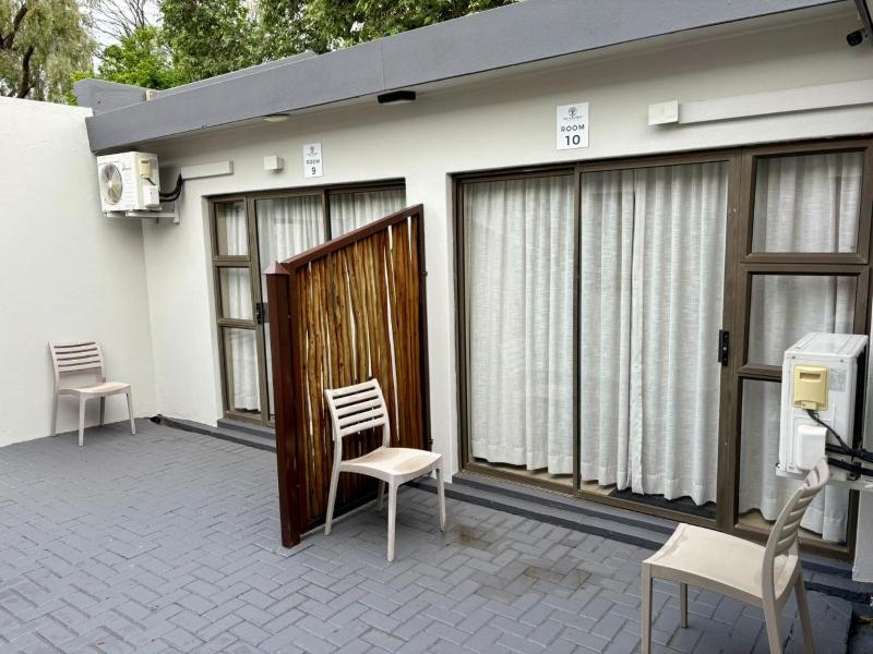 The Suburban Guest House - image 9