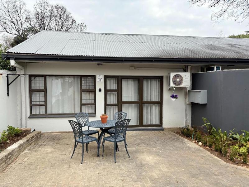 The Suburban Guest House - image 13
