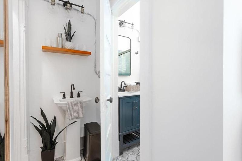 Chic Studio Apartment on Oglethorpe Square - image 8