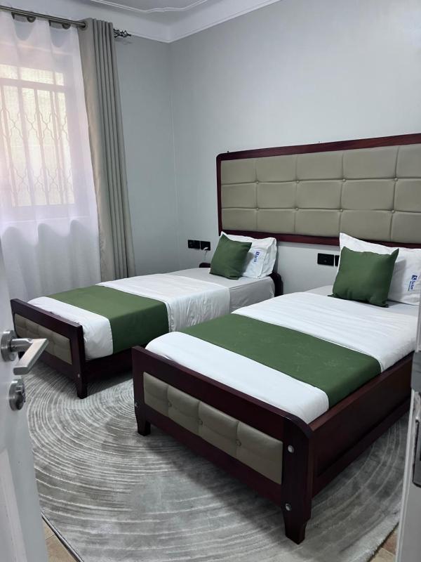 J&S Suites 4 - image 5