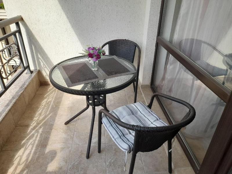 Dom-El Real Apartments in Raduga Complex - image 26