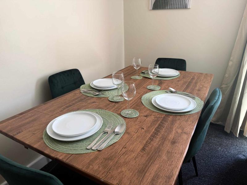 Spacious 5-Bedroom in central Birmingham Garden & Parking - image 8