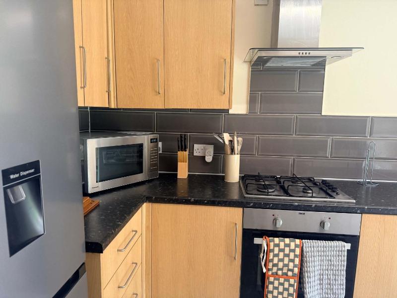Spacious 5-Bedroom in central Birmingham Garden & Parking - image 10