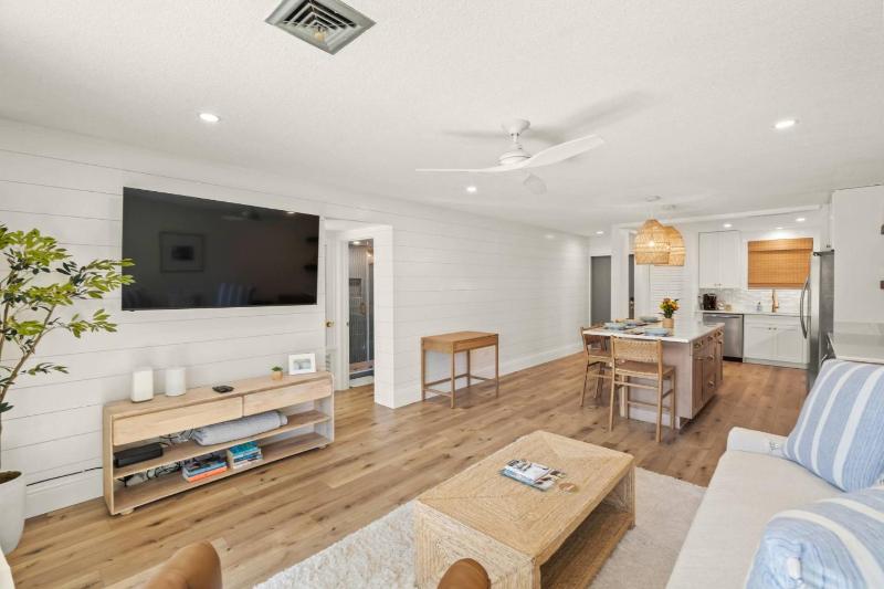 Kingston Arms Modern 1BR On Lido Key - image 45