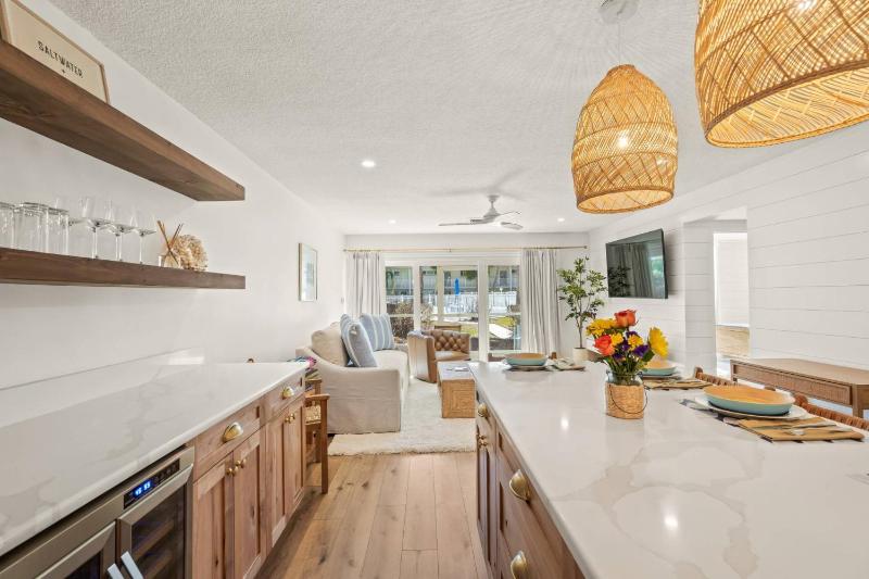 Kingston Arms Modern 1BR On Lido Key - image 46