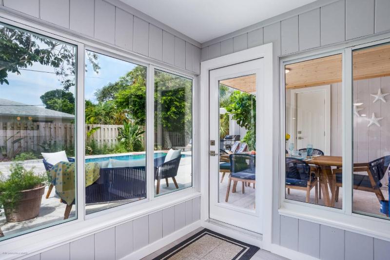 Starfish Contemporary Home - image 31