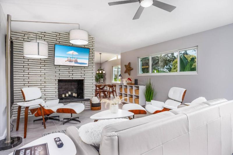 Starfish Contemporary Home - image 28
