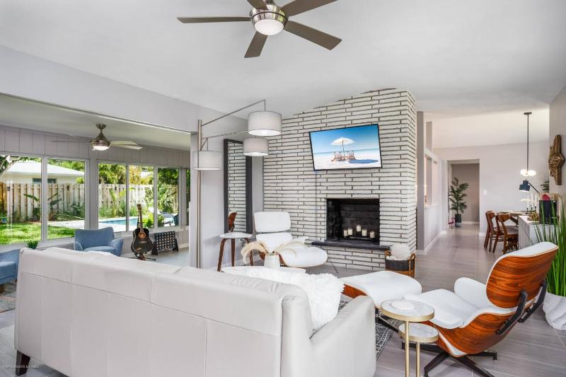 Starfish Contemporary Home - image 7