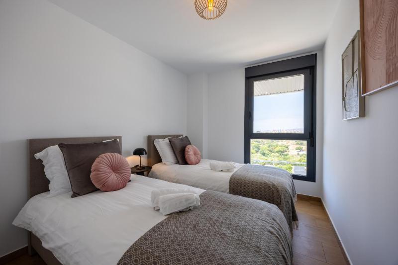 Allonbay Aster 6 - Luxury Apartment with Sea Views and Private Jacuzzi - image 20